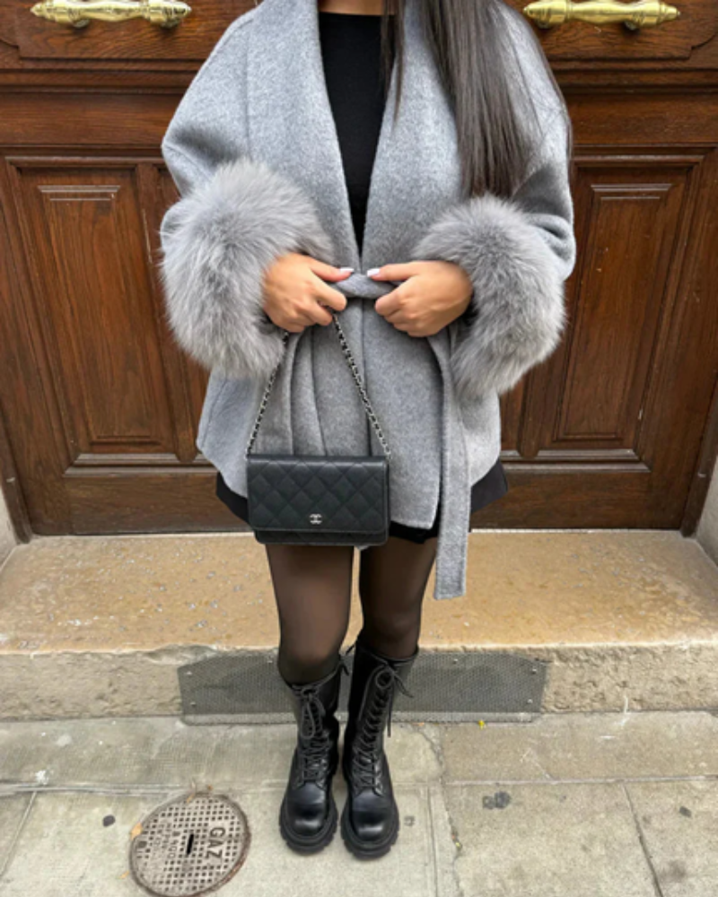 Manteau court Maé en fausse fourrure