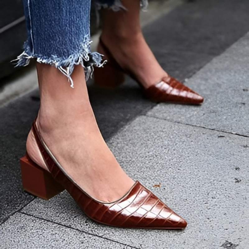 Margot slingbacks à bout pointu