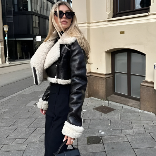La veste courte Camille en fausse fourrure peau lainée